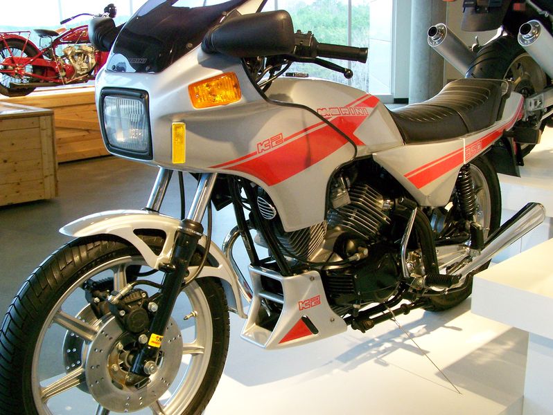 Moto_Morini_K2_350_L_1986_argemto Moto Morini 350 K2 del 1986 livrea Argento/Rossa